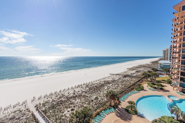 On the beach - SeaChase 702C by Liquid Life (Orange Beach)