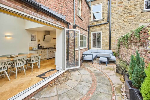 Host & Stay | Hextol Retreat