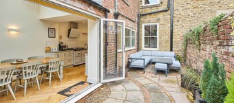 Host & Stay | Hextol Retreat