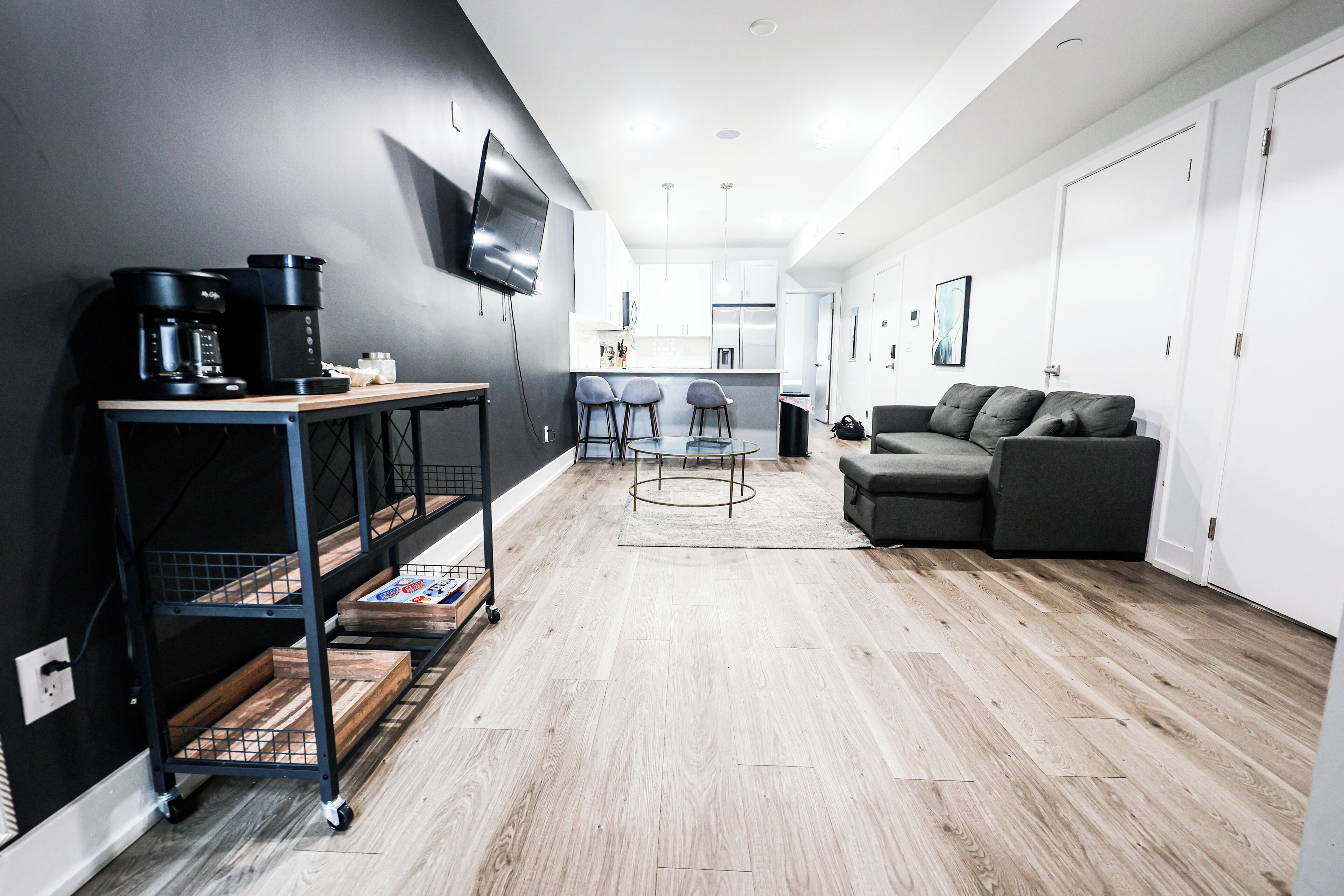 Televisión y oficina 