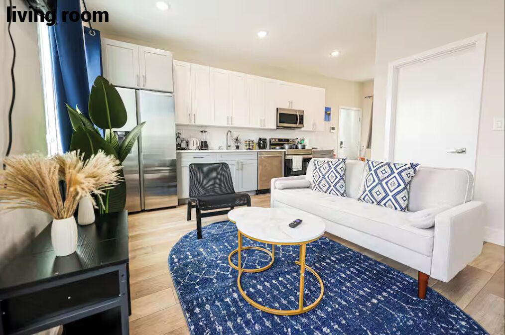 Televisión y oficina 