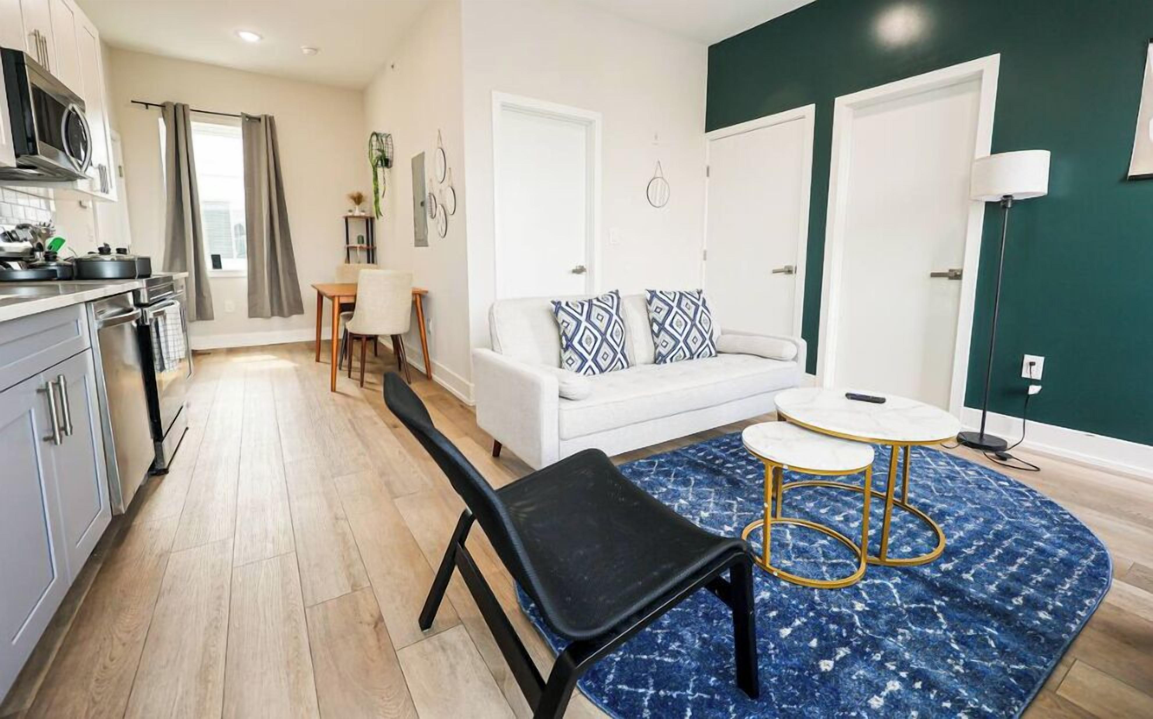 Televisión y oficina 