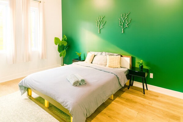 2 bedrooms, iron/ironing board, free WiFi, bed sheets