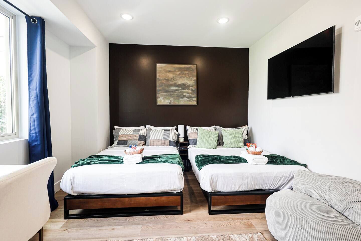 1 bedroom, iron/ironing board, free WiFi, bed sheets