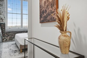 Desk, iron/ironing board, WiFi