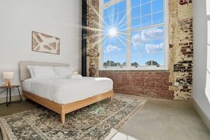 2 bedrooms, desk, iron/ironing board, WiFi - Idyllic, Comfy 2BD Apt (Greenville)