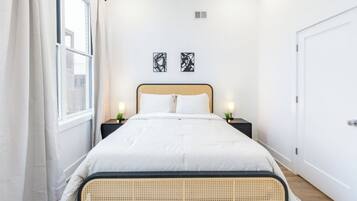 2 bedrooms, iron/ironing board, WiFi, bed sheets