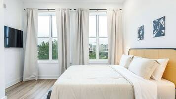 2 bedrooms, iron/ironing board, WiFi, bed sheets