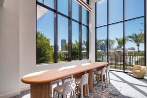 Amenities - Chic 2BR Apartment  Gym & Balcony Views (Miami Beach)