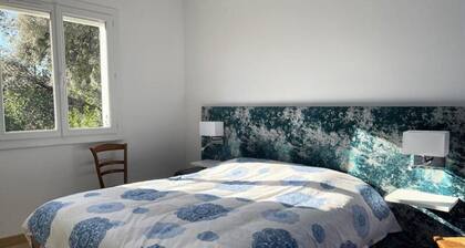 Houses & Villas for 6 People