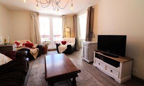 Living area - Apartment Near the Slopes (Tignes)