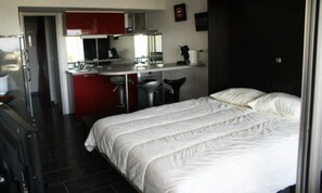Room - Holiday Home in Port Nature With Sea View (Agde)