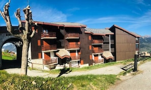 Exterior - Apartment in Le Christiana on Ski Slopes (Aime-la-Plagne)
