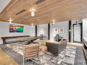 Spielezimmer