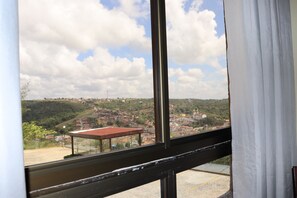 Habitació doble superior, vistes al turó | Escriptori, planxa i posts de planxar i wifi gratuïta 