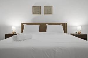 2 habitaciones, escritorio, tabla de planchar con plancha y wifi 