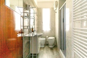 Doccia, asciugacapelli, bidet, asciugamani