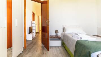 Bügeleisen/Bügelbrett, WLAN, Bettwäsche