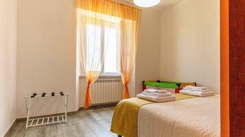 3 chambres, fer et planche Ă repasser, Wi-Fi, draps fournis