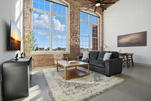 TV, fireplace - Stylish + Comfortable Apt Close to DT GVL (Greenville)