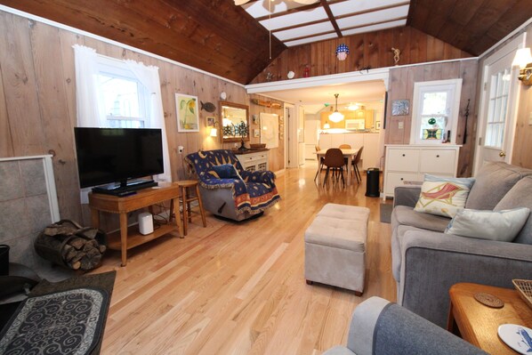 Living area - Near Bay Beach 3BR Ranch (2421) (Eastham)