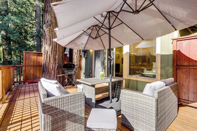 Redwoods Escape w/ Hot Tub: Near Russian River!
