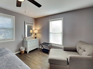 Smart TV, fireplace, video games, table football - Reel It In | Epic Views, Dock & Pier, Game Room (Dandridge)