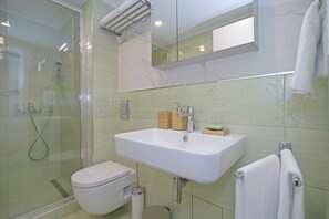 Apartment | Bathroom | Shower, hair dryer - Studio O - Studio With Sea View (Dubrovnik)