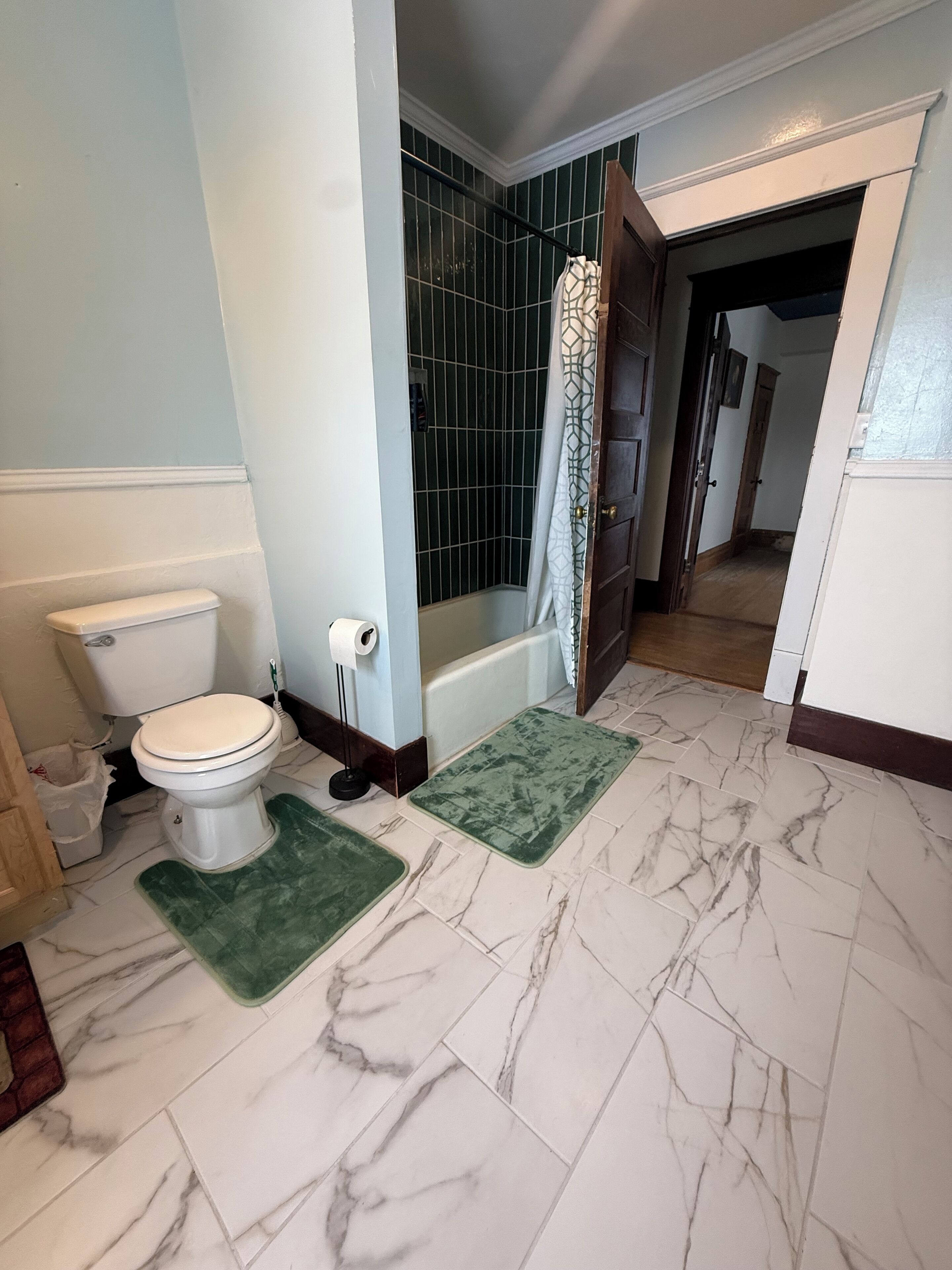 Asciugamani, sapone, carta igienica