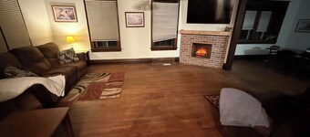 Historic 4-bedroom house in Marion for a cozy getaway bear hunting grounds