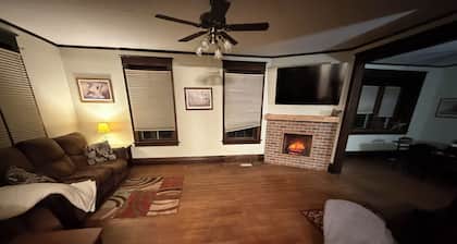 Historic 4-bedroom house in Marion for a cozy getaway bear hunting grounds