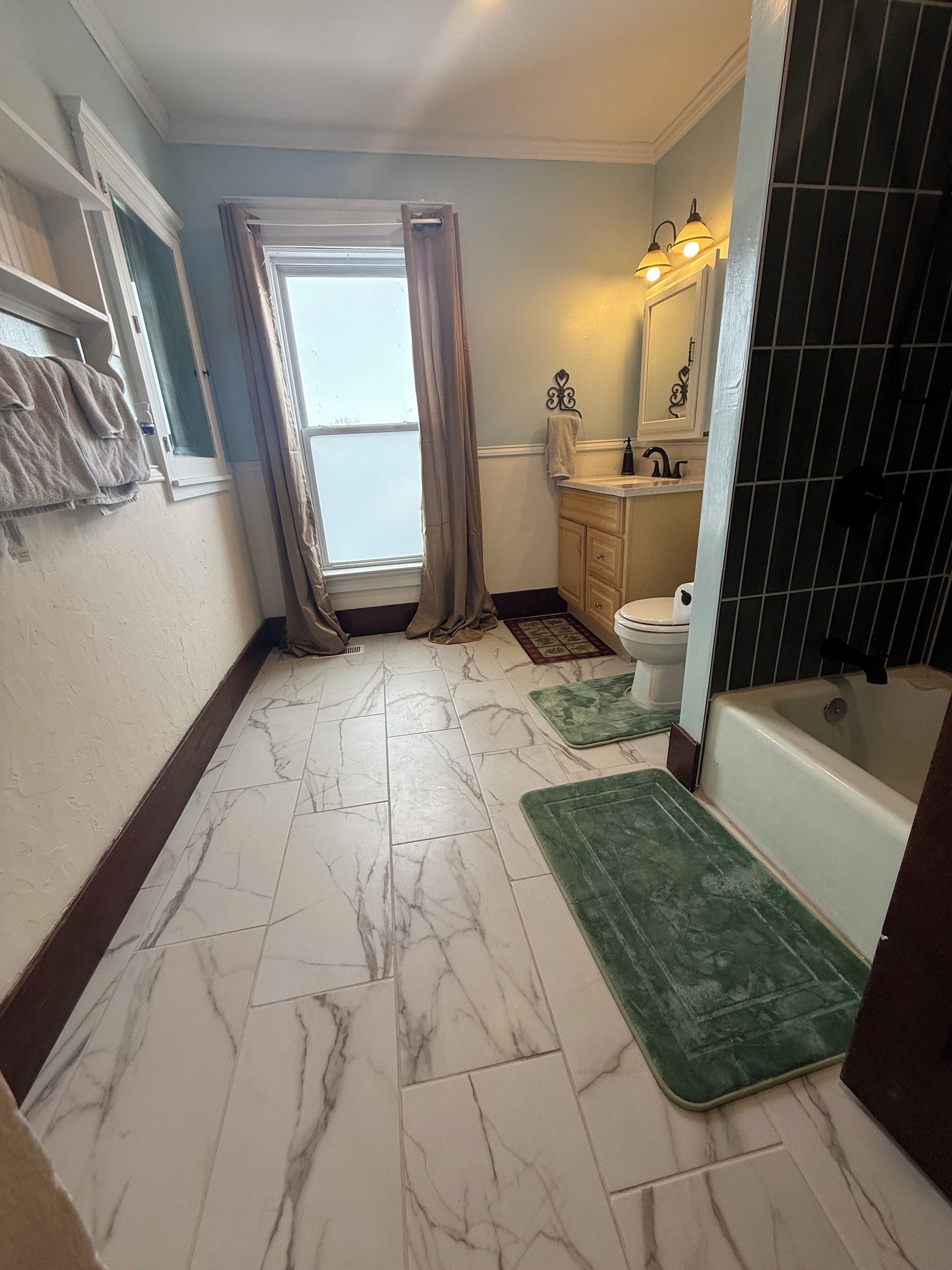 Håndklær, såpe og toalettpapir