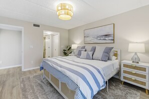 3 bedrooms, iron/ironing board, travel cot, free WiFi - New Listing! Beautifully Renovated Direct Oceanfront Condo! (Saint Augustine Beach)