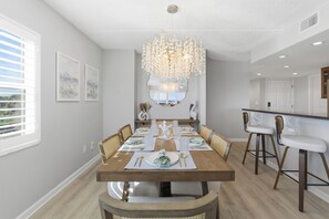 Dining - New Listing! Beautifully Renovated Direct Oceanfront Condo! (Saint Augustine Beach)