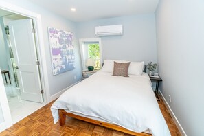 2 makuuhuonetta, silitysrauta/-lauta, Wi-Fi, vuodevaatteet