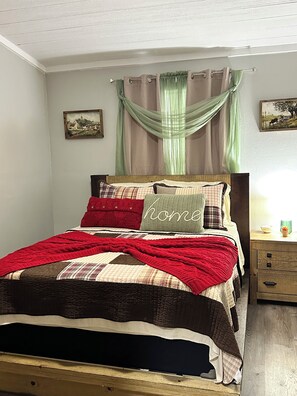 2 slaapkamers, een strijkplank/strijkijzer, gratis wifi, beddengoed