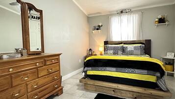 2 Schlafzimmer, BĂŒgeleisen/BĂŒgelbrett, kostenloses WLAN, BettwĂ€sche