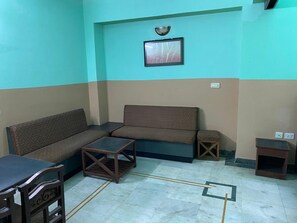 Front of property - Hotel Blue Bird (Jaipur)