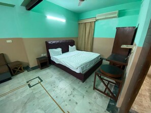 Deluxe Double Room - Hotel Blue Bird (Jaipur)