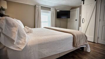 3 多间卧室、办公桌、WiFi、床单