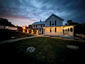 المنشأة من الخارج