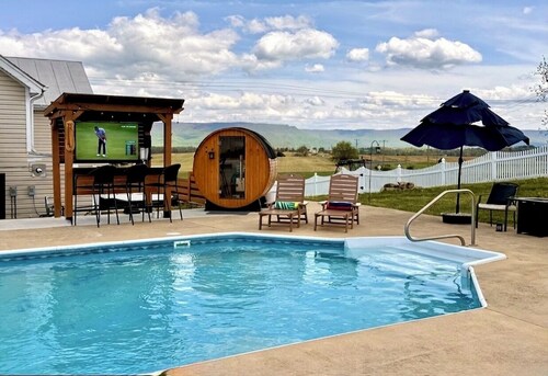 Farmhouse • Pool • Hot Tub • Fire Pit • Sauna • Mountain Views
