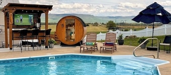 Private Pool | HotTub | Sauna | Wineries | Hikes