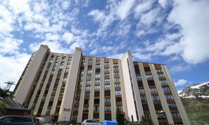 Exterior - Apartment for 4 People With a South-facing Balcony (Les Belleville)