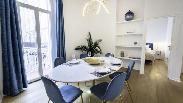 Unclassified image, 1 of 3, button - Modern 3-room Apartment With Terrace in the Heart of Cannes (Cannes)