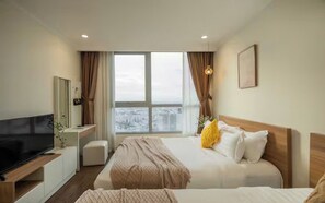 Family Suite, 3 Bedrooms, Club lounge access, Harbour View | Egyptian cotton sheets, premium bedding, down duvets - Bluesky Feliz En Vista Luxury Vacation (Cat Lai)
