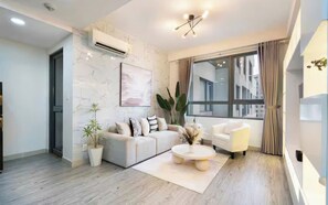 Suite Grand, 1 camera da letto, accesso al Club Lounge, vista porto | Biancheria in cotone egiziano, biancheria da letto di alta qualità