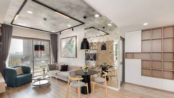 Suite Presidensial, 2 kamar tidur, Akses Club Lounge, pemandangan pelabuhan | Seprai katun Mesir, seprai premium, dan selimut bulu angsa