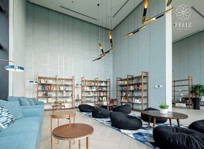 Lounge - Bluesky Feliz En Vista Luxury Vacation (Cat Lai)