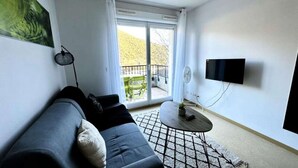 Unclassified image, 3 of 3, button - Apartments for 5 People (Avene)